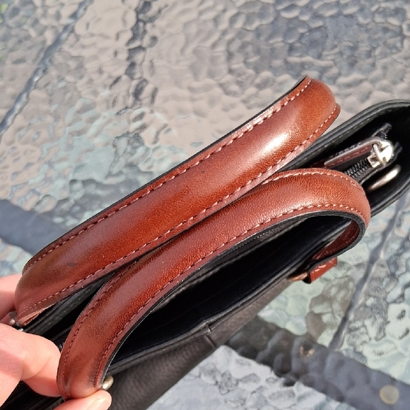 Fossil Black Leather Tote with Brown Handles - Picture 7 of 10